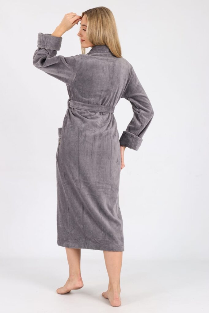 Жіночий халат Nusa довгий сірий.