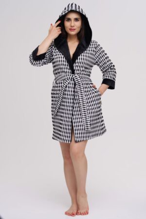 Жіночий велюровий халат Nusa з капюшоном короткий, чорний.