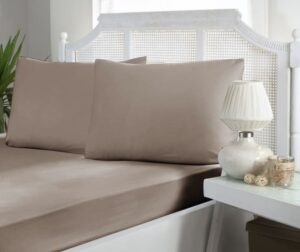 Сатинове простирадло на гумці з наволочками First Choice