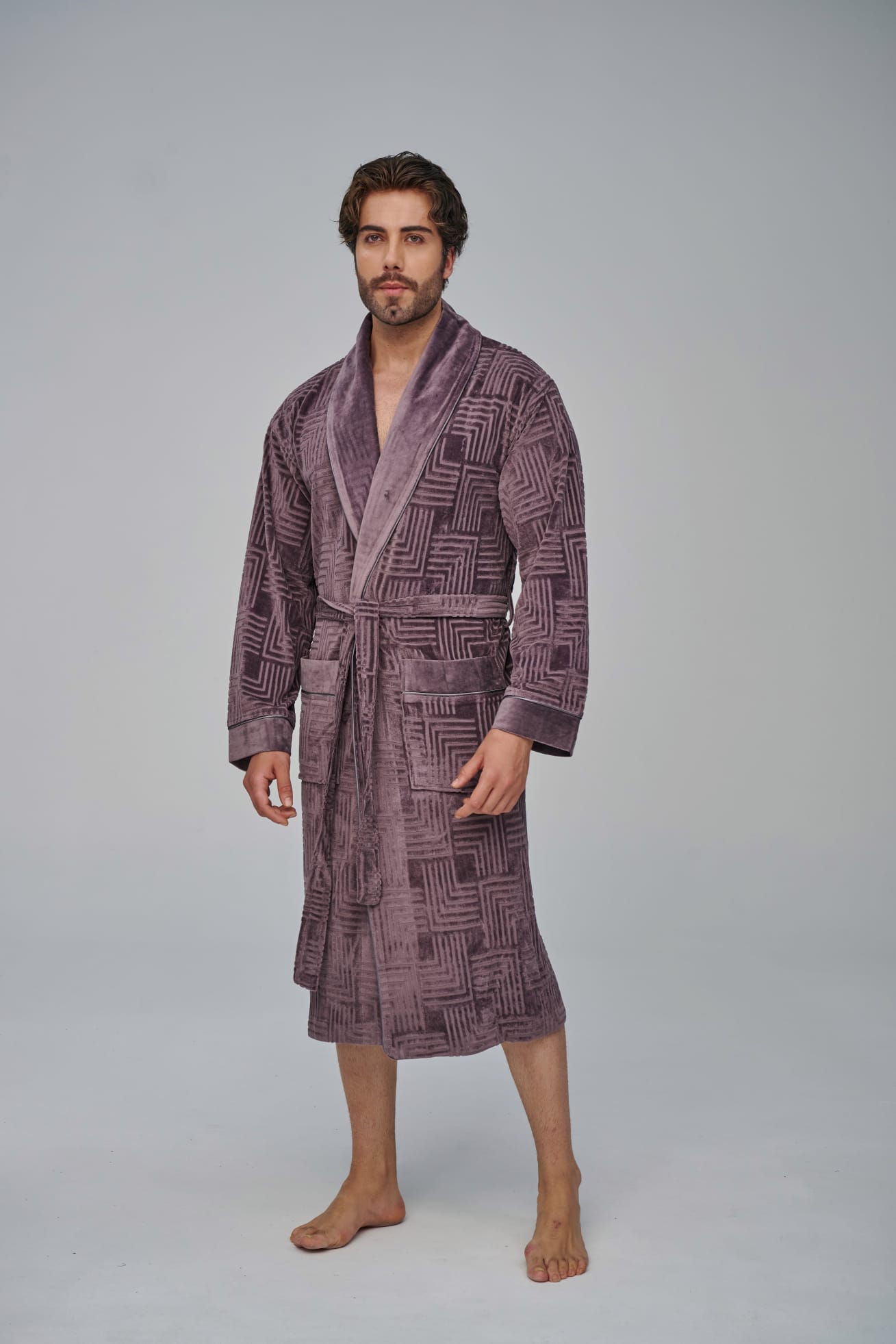 Чоловічий велюровий халат Nusa коричневий: 70% бамбук, 30% бавовна, на запах, з кишенями